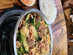 -周良天山牛杂城(天山路总店)