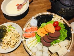 -东巴人鱼豆花火锅(幸福街店)