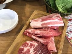 -江南猪肉商会无限续吃(弘大店)