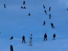 -丝绸之路山地度假区滑雪场
