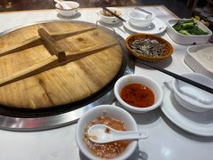 -鲁员外地锅鸡地锅鱼(龙湖江东天街店)