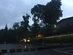 -峨眉山报国寺