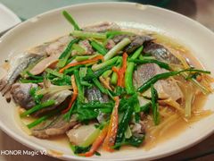 炖杂鱼-盛中钰广味小馆