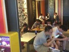 等位区-麦当劳(国贸店)