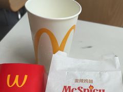 -麦当劳(假日广场店)