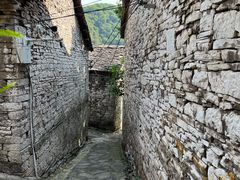 -高荡千年布依古寨旅游景区