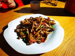 鹿茸菌炒腊肉-妈妈的味道(和顺古镇店)