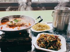 -临江餐馆二楼美食部落