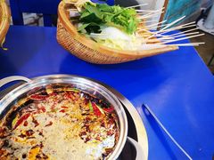 -马路边边串串香形象店(磐石路店)