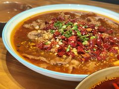 水煮牛肉-先启半步颠·川菜小炒