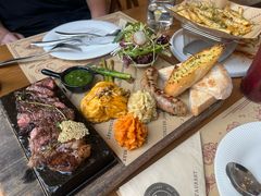 -Mark&Mars Restaurant