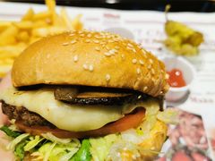 -The Habit Burger Grill 哈比特汉堡(爱琴海店)