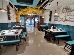 大堂-贵府酸汤牛肉火锅·贵州老字号(飞山街店)
