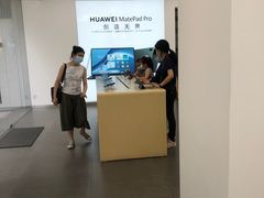 -华为授权体验店(华强北电子广场)