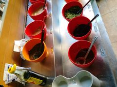 自助调料区-羊家胡同·龙虾烧烤火锅(龙汇路店)