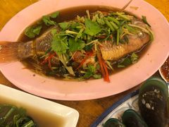 -J Daeng Seafood