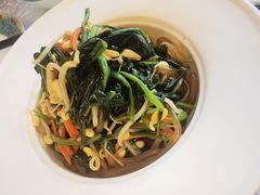 -汗腾格里·风味餐厅(新疆驻京办店)