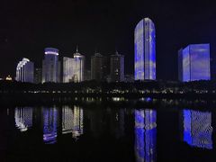 -万绿园