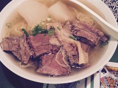 招牌清汤牛腩面-莅香岛港式餐厅(滨江道店)