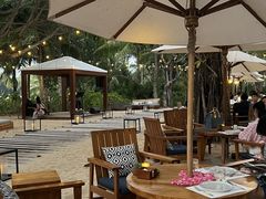 -三亚艾迪逊酒店·海滩烧烤 BARBACOA·现场乐队·浪漫晚餐·烧烤海鲜