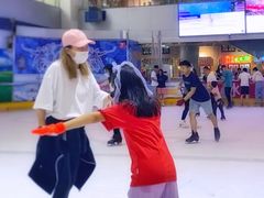 -正佳冰河湾真冰滑冰场