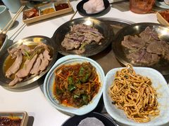 -猪啊牛呀羊啊铜盘烤肉(正大广场店)