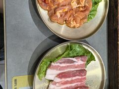 -围炉肉舍•炭烤活鳗•丹东海鲜烤肉(步行街店)