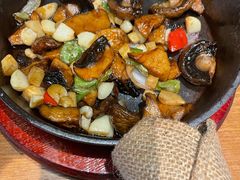 -云海肴·汽锅鸡·云南菜(天山百盛优客店)