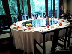 -黔蘑菇四季餐厅(观山湖店)