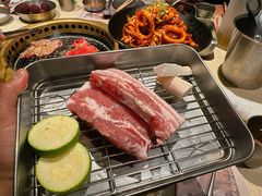 -蚂蚁洞·烤肉大营地(上海静安大悦城店)