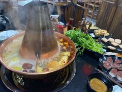 -果松木炭酸菜铜火锅·外婆参鸡汤