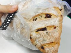 苹果肉桂三角芝士面包-Juicy Bakery(大学路店)