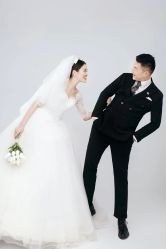 -伯爵婚纱摄影(光谷店)