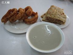 豆汁焦圈肉夹饼-老磁器口豆汁店(天坛店)