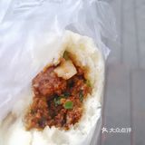 单价2.5元一个，小小的。大口可以一口来一个