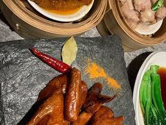 红烧妙龄乳鸽-悦秀·高级粤菜
