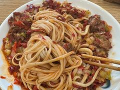 -歹歹的加个面过油肉拌面