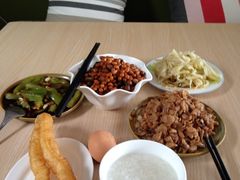 免费早餐-乐屿乐趣