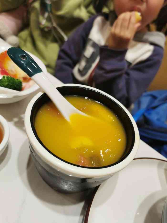 正哥点心专家(国大店)-"地方还是很好找的,国大三楼出电梯就能看到.