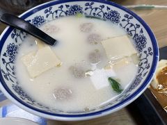 生氽丸子三鲜汤-东关吉祥西安腊汁肉夹馍(健德门店)