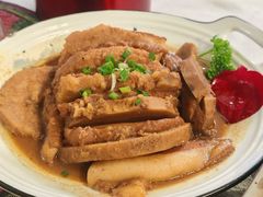 -刘姐啤酒鱼民族演艺餐厅(西街总店)