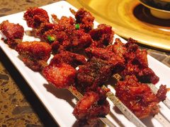 -沪小二炭火蛙锅(淮海中路美食不夜城店)