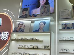 -美式眼镜·授权蔡司.依视路.尼康.豪雅.明月(南翔印象城店)