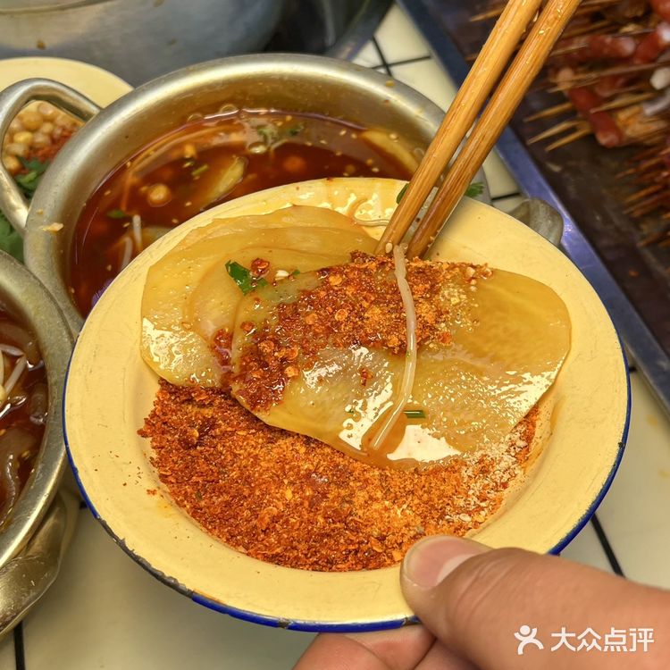 成都坠好吃的社区市井串串！！好吃还便宜