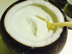 -志龙皇冠吃货椰子铺