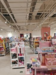 -嗨本可潮玩仓(大兴大悦春风里店)