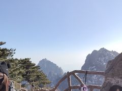 -黄山光明顶山庄