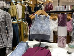 -lululemon(上海浦东IFC店)