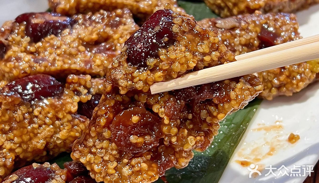在青岛你永远可以相信学校旁边人均30的平价炒菜饭店！