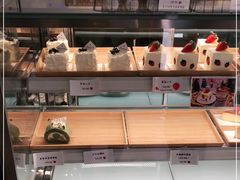 面包甜点陈列柜-AHAVA·Fang Baking Studio